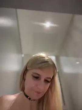 Snapshot of Betsy chatting on 12.28.24 Betsy online show from 12.28.24