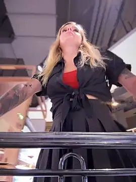 Snapshot of Betsy chatting on 01.19.25 Betsy online show from 01.19.25