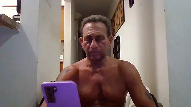 Snapshot of johnnymarino1010 chatting on 07.26.26 johnnymarino1010 online show from 07.26.26