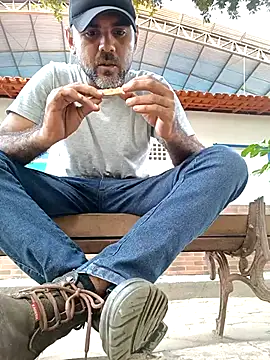 Mchljjk online show from 01.05.26