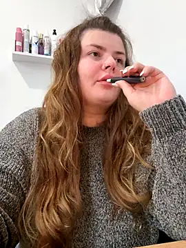 Snapshot of EvKamenskih chatting on 12.14.25 EvKamenskih online show from 12.14.25