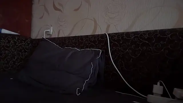 Snapshot of MALVINA0077 chatting on 12.20.25 MALVINA0077 online show from 12.20.25