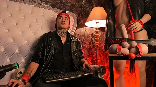 Snapshot of AlecBanne chatting on 02.15.26 AlecBanne online show from 02.15.26