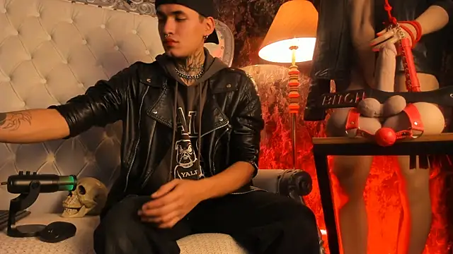 Snapshot of AlecBanne chatting on 02.17.26 AlecBanne online show from 02.17.26