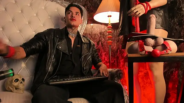 Snapshot of AlecBanne chatting on 02.27.26 AlecBanne online show from 02.27.26