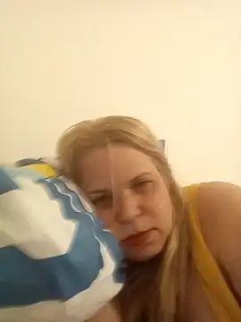 karinaBrasil online show from 12.04.25