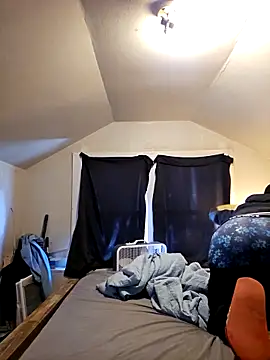 iLOVETRAY96 online show from 04.07.26