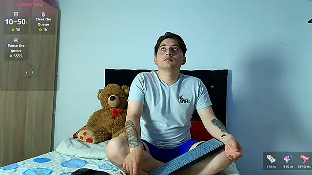 ethan  01 online show from 12.04.25