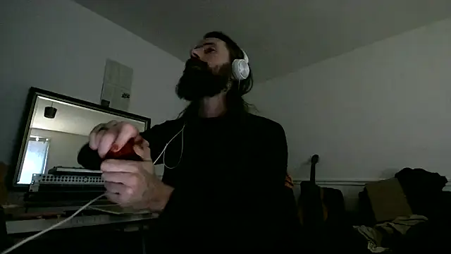 Snapshot of slavinicum chatting on 07.16.26 slavinicum online show from 07.16.26