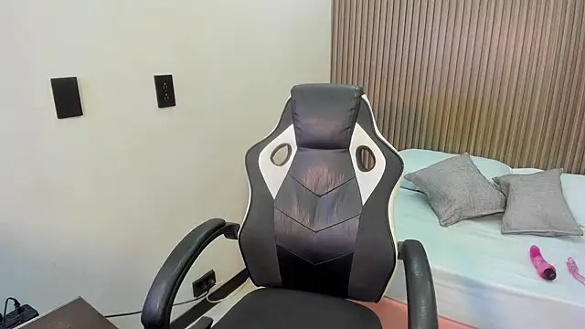 madison saenzz online show from 02.11.26