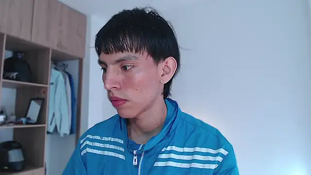 Snapshot of andrew_courtzz chatting on 02.06.26 andrew courtzz online show from 02.06.26