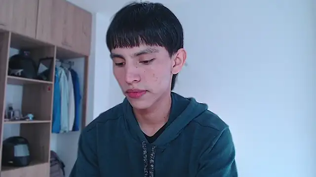 Snapshot of andrew_courtzz chatting on 02.13.26 andrew courtzz online show from 02.13.26