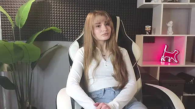 Snapshot of LyriaVespera chatting on 02.26.26 LyriaVespera online show from 02.26.26