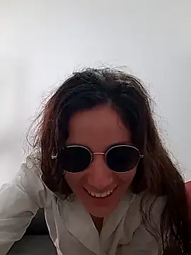 Snapshot of Marestrella-25 chatting on 12.18.25 Marestrella-25 online show from 12.18.25