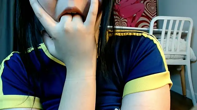 minji snow online show from 04.03.26