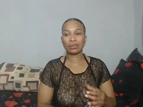 Snapshot of Phoenix_Curvelicious chatting on 01.17.26 Phoenix Curvelicious online show from 01.17.26