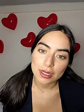 Snapshot of saasha_Petit chatting on 02.15.26 saasha Petit online show from 02.15.26