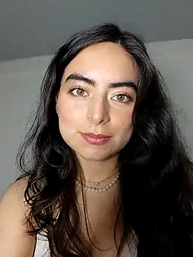 Snapshot of saasha_Petit chatting on 02.24.26 saasha Petit online show from 02.24.26