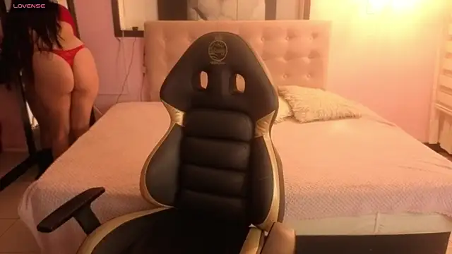 Sara valderrama  online show from 04.03.26