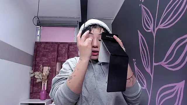 Kiara Fox   online show from 03.22.26