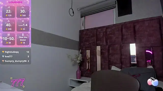 Kiara Fox   online show from 04.12.26