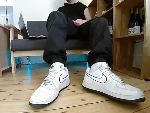 Snapshot of jonas_camboy chatting on 04.27.26 jonas camboy online show from 04.27.26