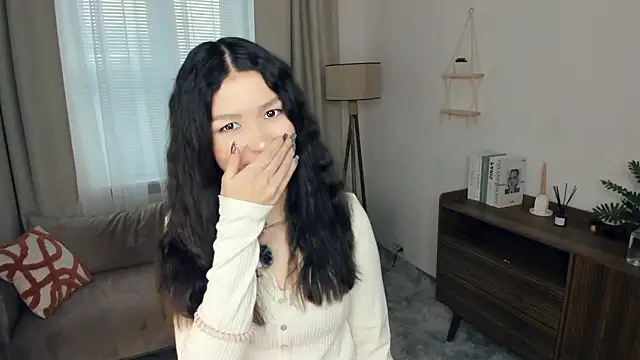 LonaLongsdorf online show from 01.10.26