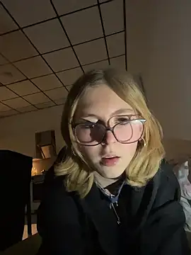 Milly-Kiss online show from 01.06.26