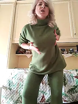 Snapshot of AhlyssaLove1155 chatting on 12.22.25 AhlyssaLove1155 online show from 12.22.25