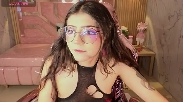 miss devil s online show from 04.10.26