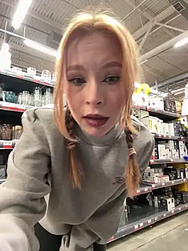 Snapshot of _Little_Ginger chatting on 12.14.25 Little Ginger online show from 12.14.25