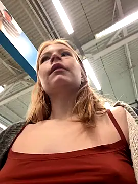 Snapshot of _Little_Ginger chatting on 12.16.25 Little Ginger online show from 12.16.25