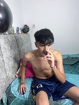 Snapshot of Andycillo chatting on 02.12.26 Andycillo online show from 02.12.26