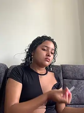 ladulcemary  online show from 04.17.26