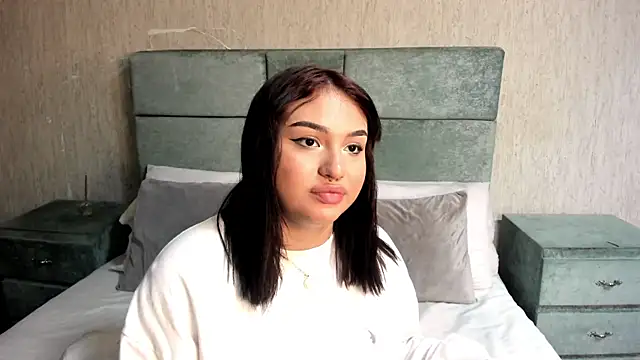 NaomySakura online show from 02.13.26