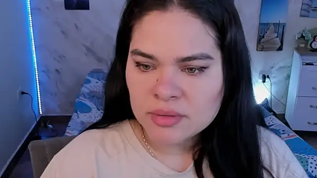 Snapshot of NinaFuentes2X chatting on 05.06.26 NinaFuentes2X online show from 05.06.26