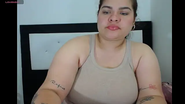Snapshot of NinaFuentes2X chatting on 06.08.26 NinaFuentes2X online show from 06.08.26