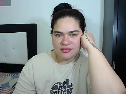 NinaFuentes2X online show from 08.05.26