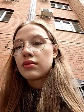 findwayout online show from 04.18.26