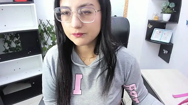 sophi hardd  online show from 02.04.26