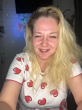 JenniferCarmen online show from 04.15.26