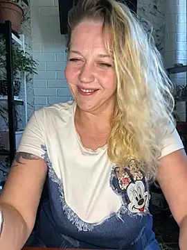 Snapshot of JenniferCarmen chatting on 07.01.26 JenniferCarmen online show from 07.01.26