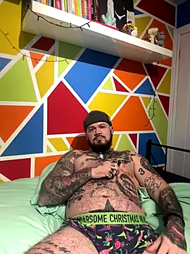 trans man and his dom online show from 12.17.25