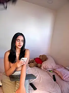 Snapshot of BelaXMeganOfficial chatting on 01.14.26 BelaXMeganOfficial online show from 01.14.26