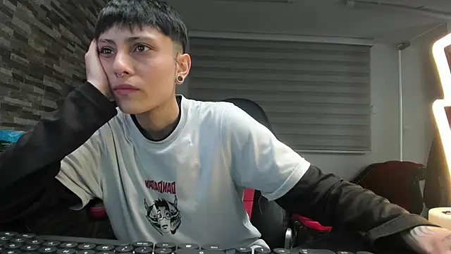 Snapshot of BelaXMeganOfficial chatting on 06.12.26 BelaXMeganOfficial online show from 06.12.26