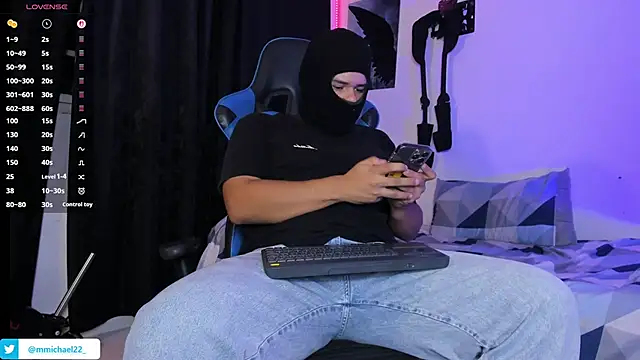 Snapshot of michael_iron chatting on 02.12.26 michael iron online show from 02.12.26