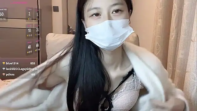 Snapshot of tiantian-160 chatting on 04.30.26 tiantian-160 online show from 04.30.26
