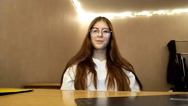 Snapshot of VictorinaMccorey chatting on 12.20.25 VictorinaMccorey online show from 12.20.25