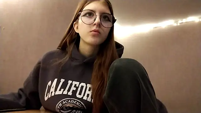 Snapshot of VictorinaMccorey chatting on 12.22.25 VictorinaMccorey online show from 12.22.25