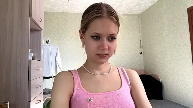 ZaidaSchwarten online show from 03.10.26